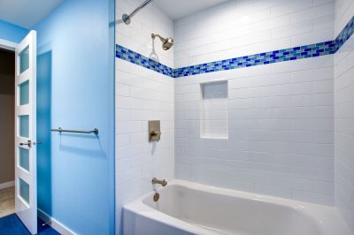 Bold Color Accents in Bathroom Design